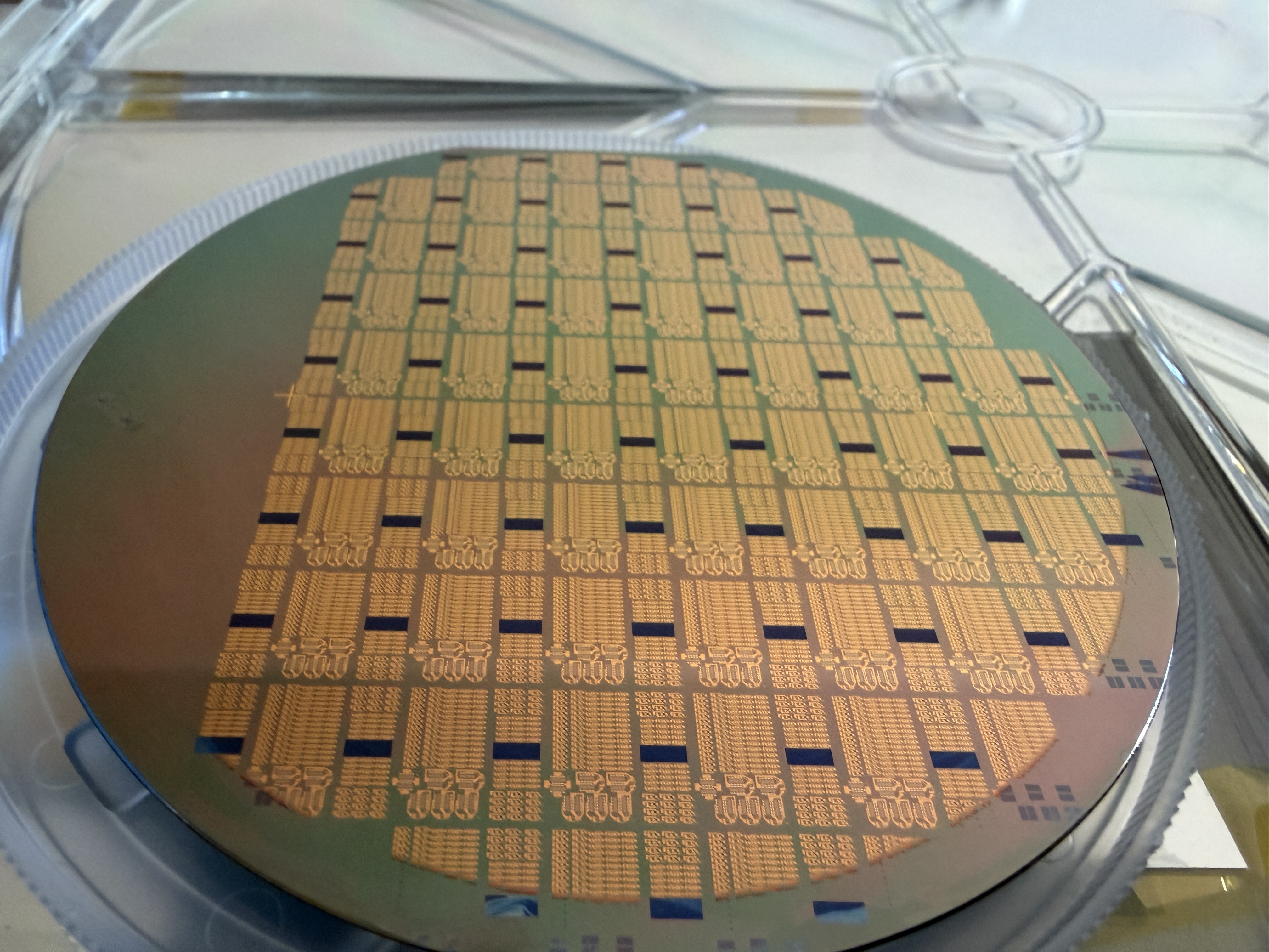Prepatterned micro-waveguide